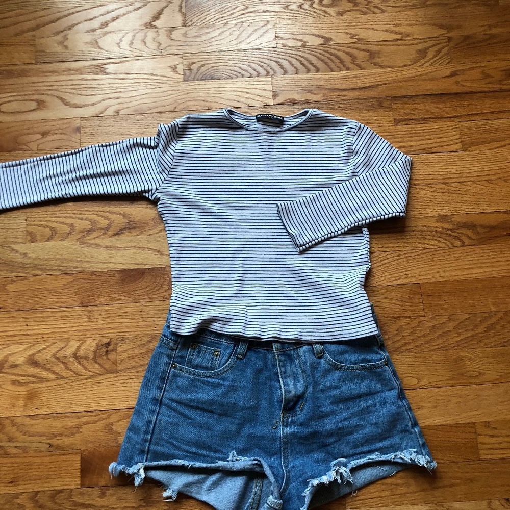 BRANDY MELVILLE QUATER LENGTH TEE